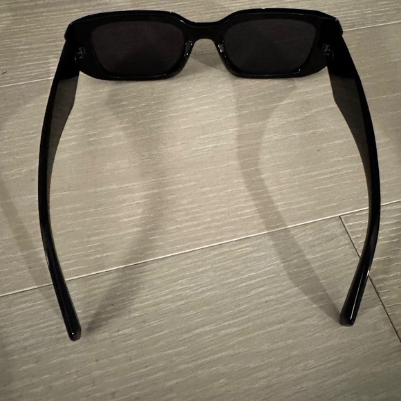 Rectangle Sunglasses – Black Frame, Dark Grey Lenses, Luxury Style main image 8